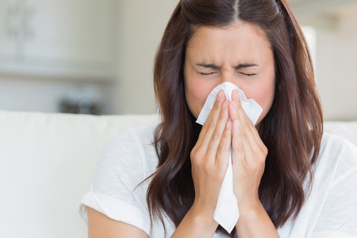 Kodėl plintant COVID-19 delta atmainai net ir pajutę peršalimo simptomus turėtumėt likti namuose?