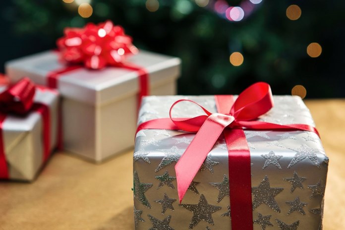 Vartotojų gynėjai paaiškino, į ką atkreipti dėmesį prieš perkant Kalėdinių dovanas