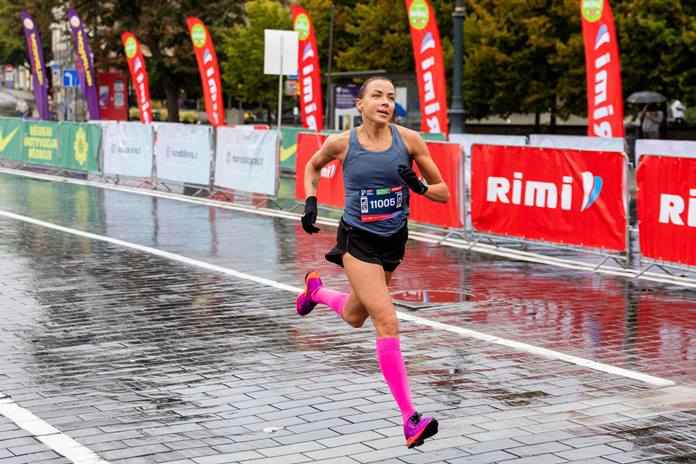 Penktą kartą „Rimi Vilniaus maratone“ bėgusi Ieva Swan: „Širdis dainuoja matant tiek aktyvių žmonių vienoje vietoje“