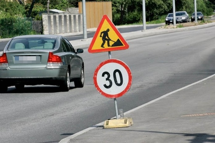 Siūloma atimti teisę vairuoti, viršijus greitį daugiau kaip 30 km/val.