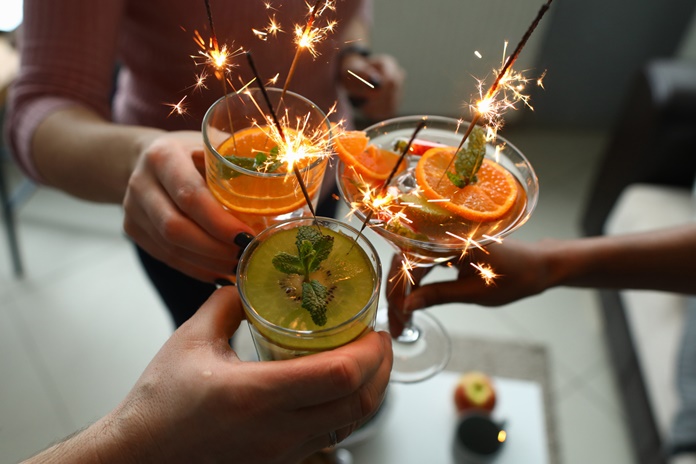 Lengviau, pigiau, įspūdingiau: kaip paruošti skaniausių nealkoholinių kokteilių Naujųjų metų sutikimui