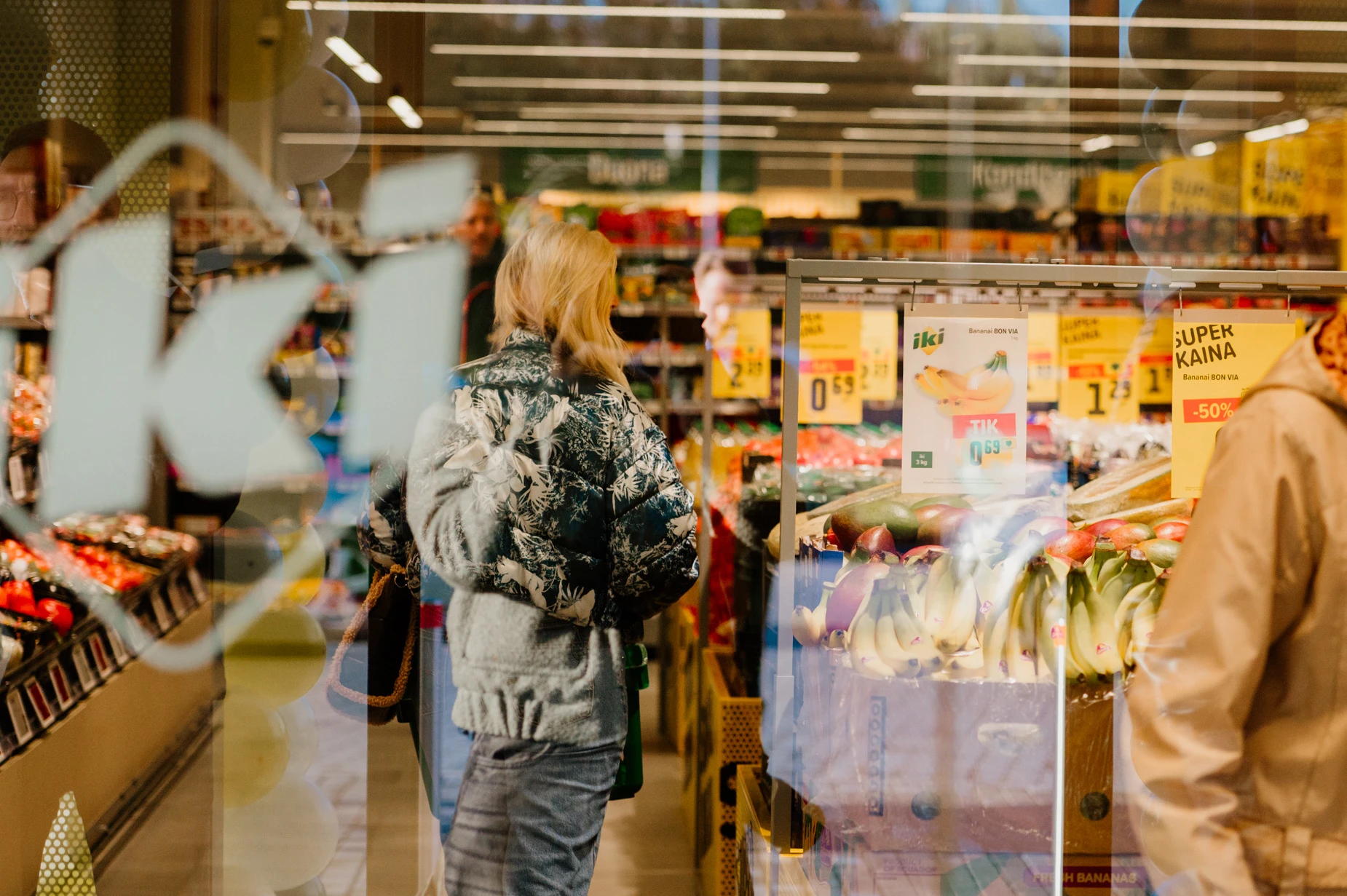 Ruošiatės ilgajam Vėlinių savaitgaliui? „Iki“ kviečia sutaupyti: perpus pigiau – ne tik kapų žvakės